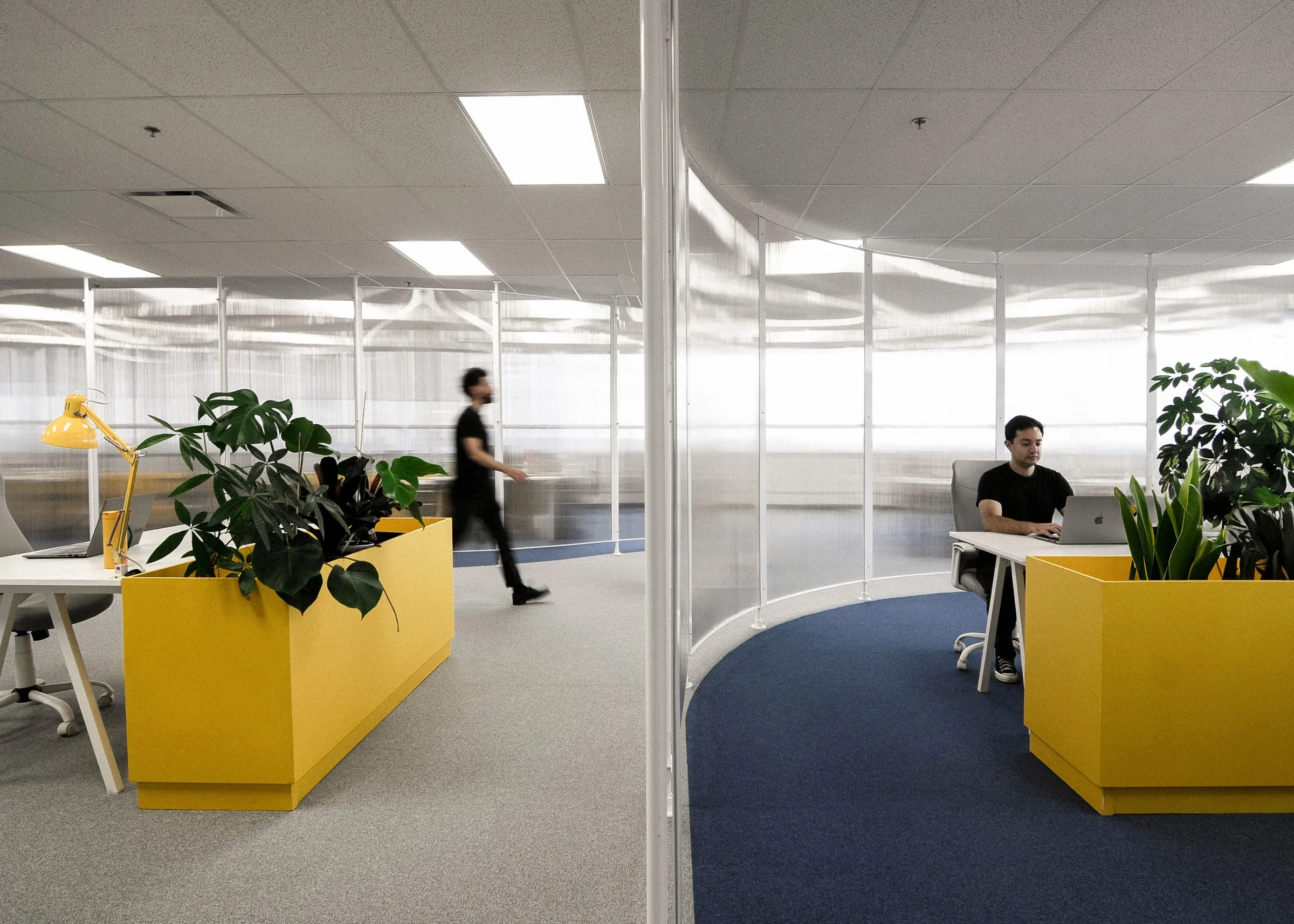 Au coeur brute des Impatients — aménagement de bureaux et galerie d’art, Montréal
